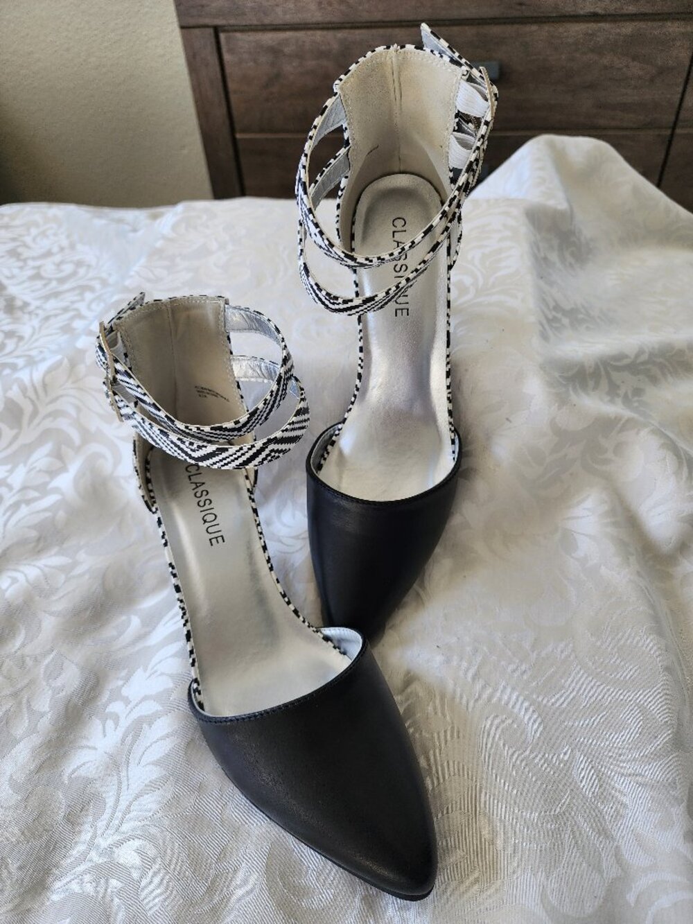 Classique Geometric Accent Double Ankle Strap Kitten Heels - Size 8.5